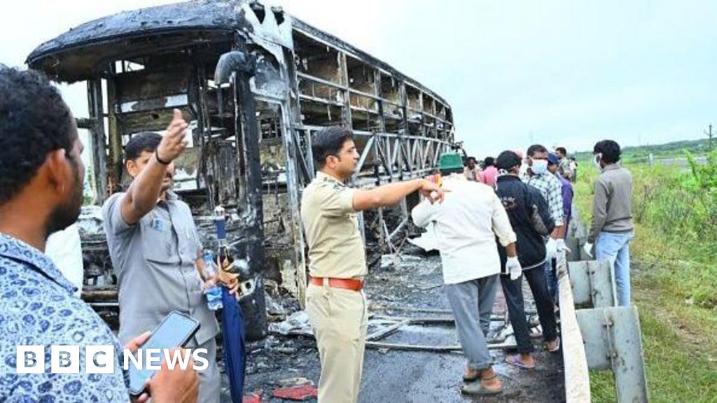 India bus fire: Hundreds of smartphones intensified blaze
